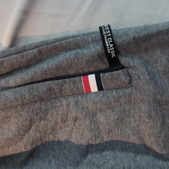 Men's long shorts/capris size medium - Picture 2 of 4